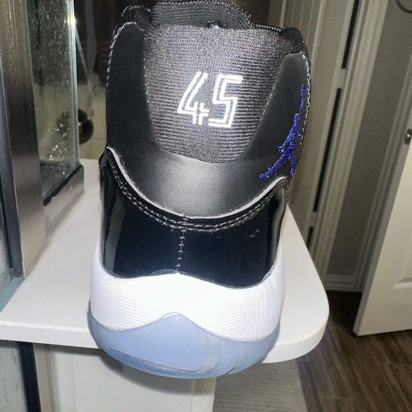 Jordan 11 “SpaceJam” - Picture 2 of 6